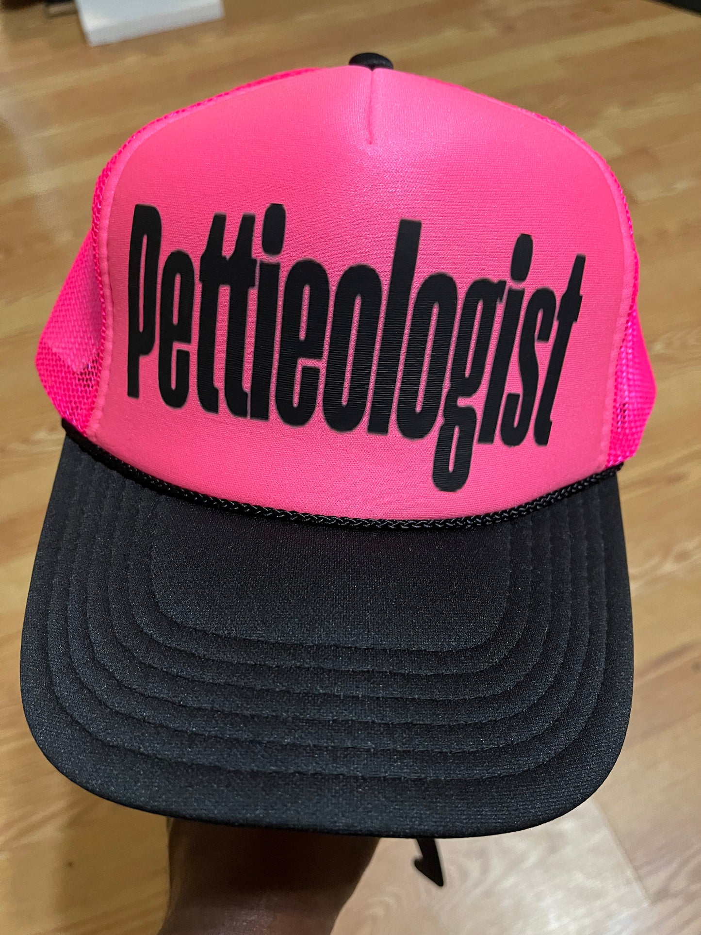 Pettieologist Pink/Blk